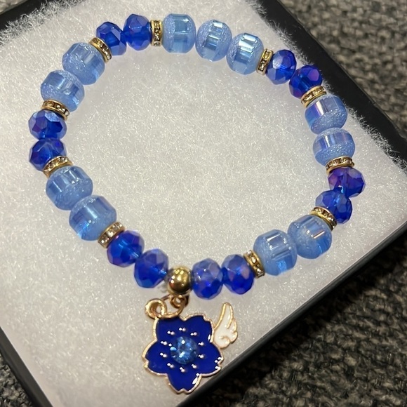 Stretch Bracelet with Enamel Flower Charm - Picture 2 of 3